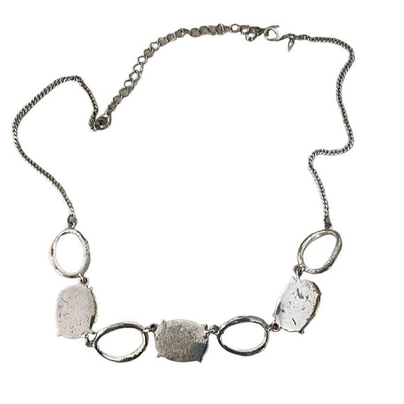 Avon Green and Silver Necklace NWOT - Picture 3 of 3